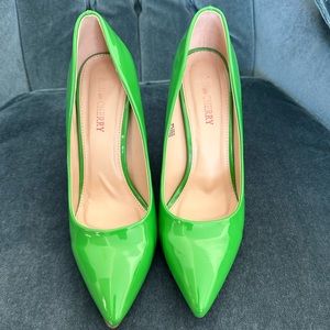 💚Kelly Green heels!!💚